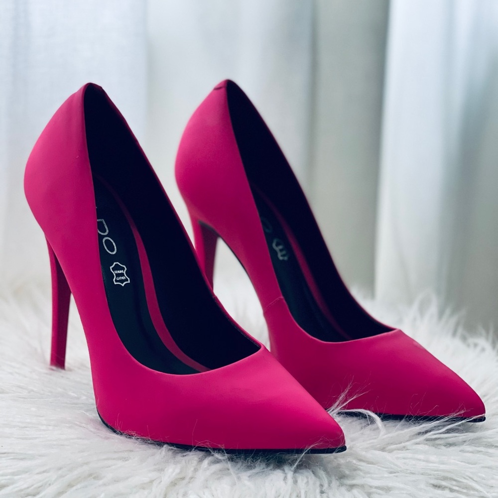 Pink pumps